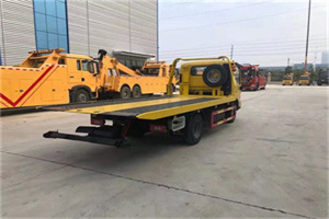 洪湖非事故拖车