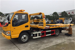 洪湖哪里有拖车服务