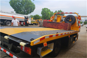 洪湖附近拖车电话号码服务