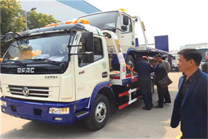 洪湖汽车道路救援拖车价格